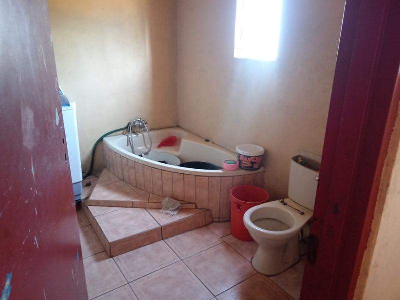 3 Bedroom Property for Sale in Thabong Free State